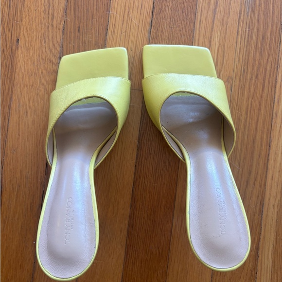Tony Bianco Solid Yellow Leather Open Toe Slip On Pedestal High Heels Size 7 - Picture 3 of 3